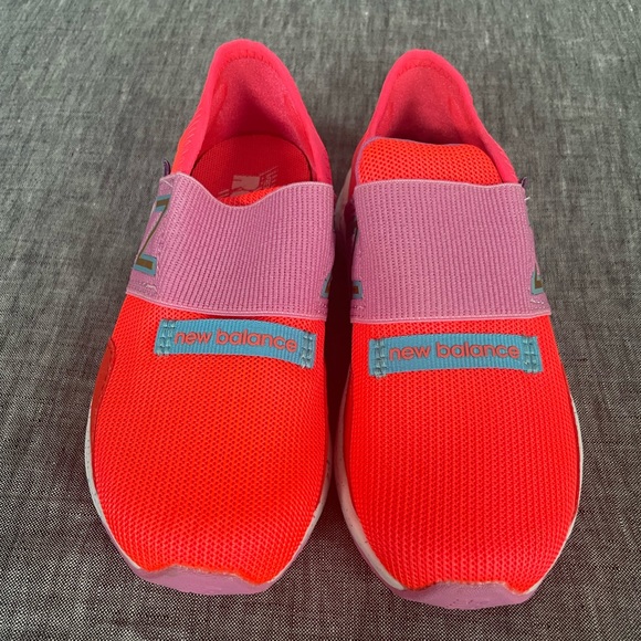 Girls New Balance - Picture 2 of 4